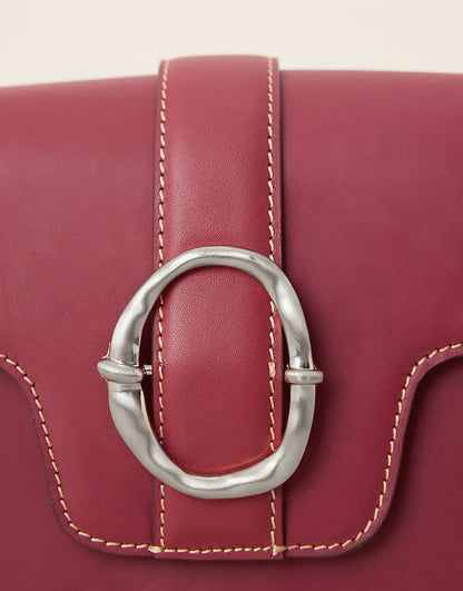 https://images.asos-media.com/products/becksondergaard-iris-leather-crossbody-buckle-bag-in-burgundy/208153292-4?$n_750w$&wid=750&fit=constrain
