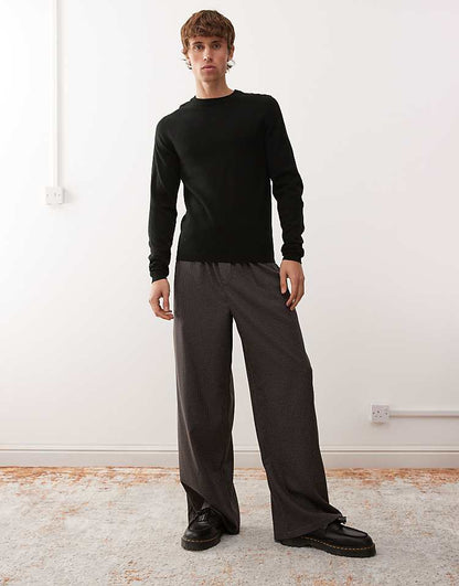 https://images.asos-media.com/products/collusion-slim-knit-sweater-in-black/208178904-2?$n_750w$&wid=750&fit=constrain