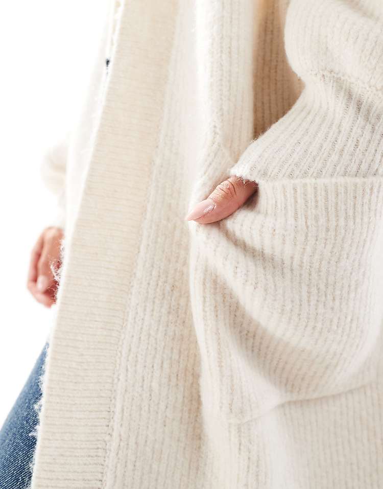 https://images.asos-media.com/products/miss-selfridge-petite-maxi-cardigan-in-oatmeal/208196991-3?$n_750w$&wid=750&fit=constrain