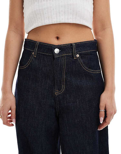 https://images.asos-media.com/products/stradivarius-wide-leg-turn-up-jeans-in-indigo/208233856-5?$n_750w$&wid=750&fit=constrain