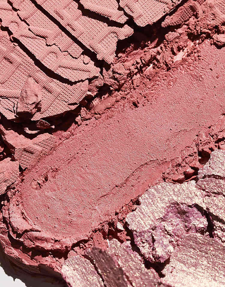 https://images.asos-media.com/products/revolution-blush-icon-palette-aura-points-rose/208256805-2?$n_750w$&wid=750&fit=constrain