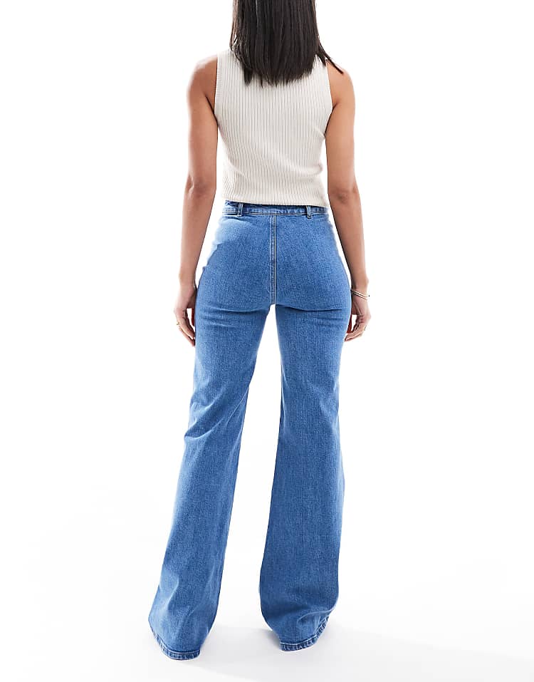 https://images.asos-media.com/products/miss-selfridge-patch-pocket-high-waist-70s-denim-flares/208263574-2?$n_750w$&wid=750&fit=constrain