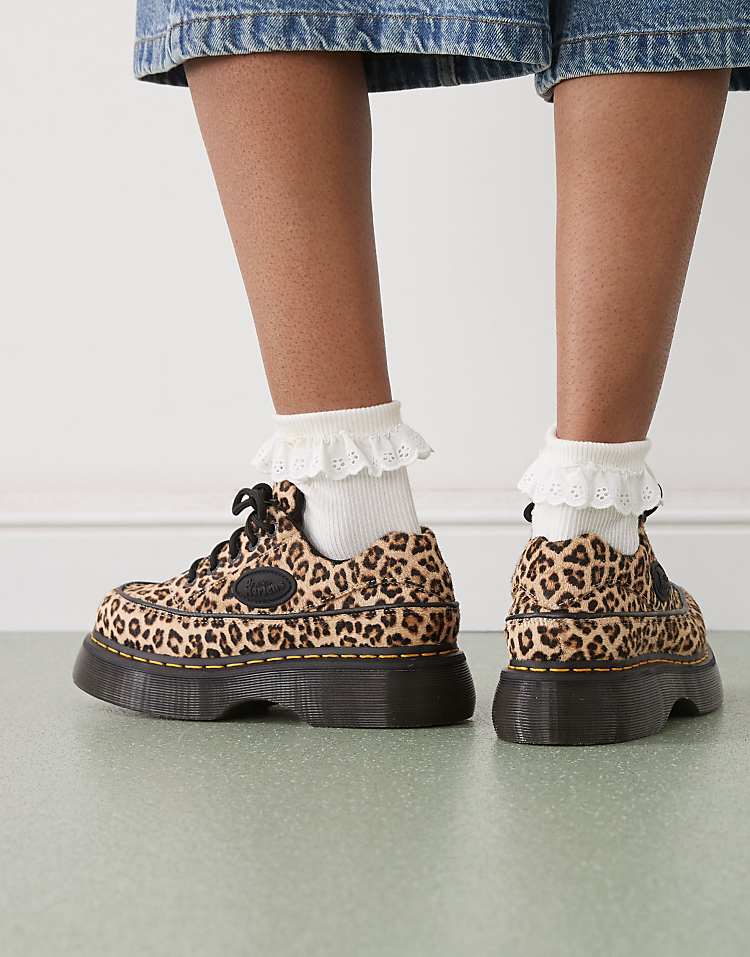 https://images.asos-media.com/products/dr-martens-buzz-5-eye-shoe-in-leopard-print/208318123-3?$n_750w$&wid=750&fit=constrain