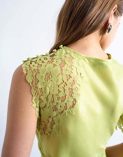 https://images.asos-media.com/products/topshop-lace-insert-grown-on-shoulder-midi-dress-in-lime/208403160-3?$n_750w$&wid=750&fit=constrain