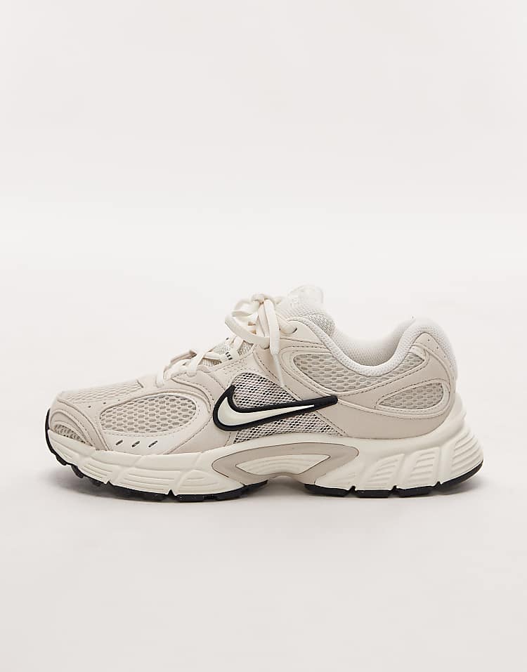 https://images.asos-media.com/products/nike-v5-rnr-sneakers-in-beige/208418155-2?$n_750w$&wid=750&fit=constrain
