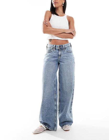 https://images.asos-media.com/products/hollister-high-rise-baggy-jeans-in-medium-wash/208447623-1-mediumblue?$n_750w$&wid=750&fit=constrain