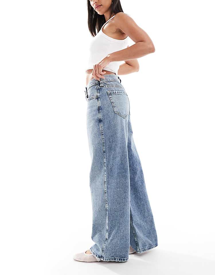 https://images.asos-media.com/products/hollister-high-rise-baggy-jeans-in-medium-wash/208447623-3?$n_750w$&wid=750&fit=constrain