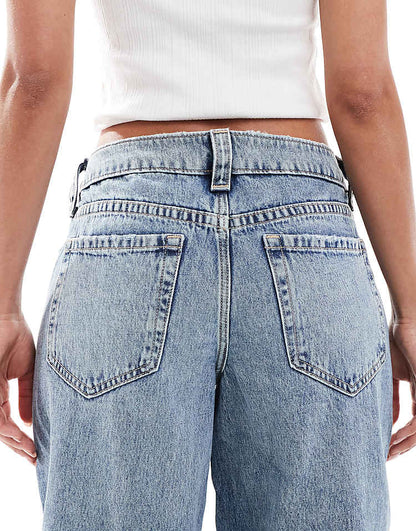https://images.asos-media.com/products/hollister-high-rise-baggy-jeans-in-medium-wash/208447623-4?$n_750w$&wid=750&fit=constrain