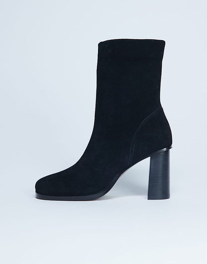 https://images.asos-media.com/products/topshop-nellie-real-suede-heeled-ankle-boot-black/208448618-1-black?$n_750w$&wid=750&fit=constrain