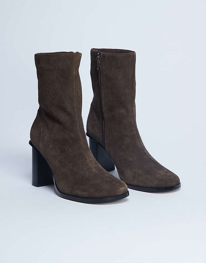 https://images.asos-media.com/products/topshop-nellie-real-suede-heeled-ankle-boot-in-chocolate/208448628-1-chocolate?$n_750w$&wid=750&fit=constrain