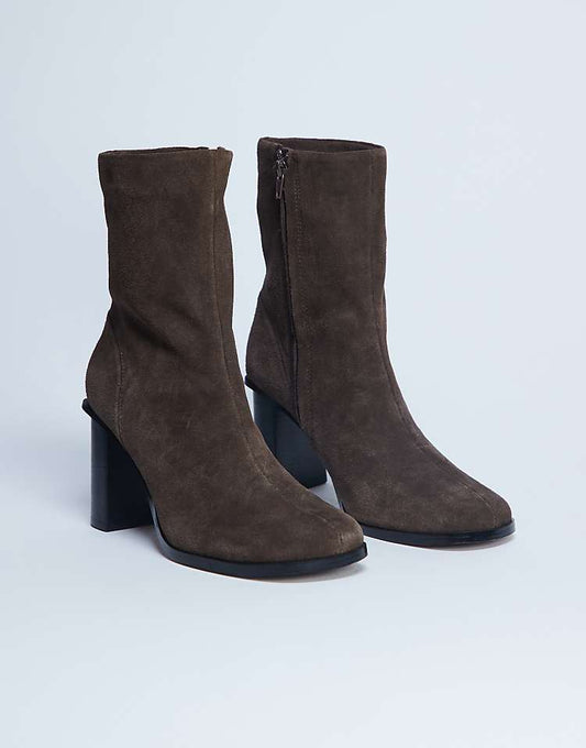 https://images.asos-media.com/products/topshop-nellie-real-suede-heeled-ankle-boot-in-chocolate/208448628-1-chocolate?$n_750w$&wid=750&fit=constrain