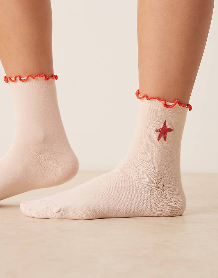 https://images.asos-media.com/products/asos-design-frill-top-socks-with-embroidered-starfish-design-in-pink/208610230-1-pink?$n_750w$&wid=750&fit=constrain