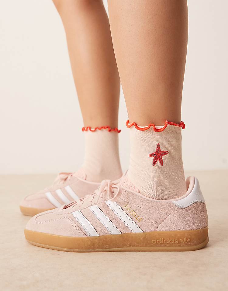 https://images.asos-media.com/products/asos-design-frill-top-socks-with-embroidered-starfish-design-in-pink/208610230-2?$n_750w$&wid=750&fit=constrain