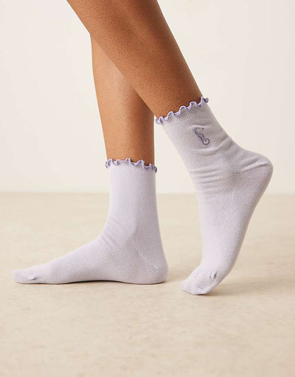 https://images.asos-media.com/products/asos-design-embroidered-sea-horse-socks-in-purple/208610238-1-purple?$n_750w$&wid=750&fit=constrain