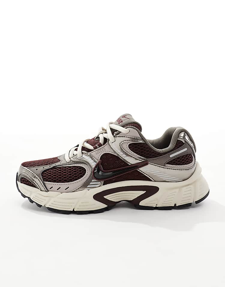 https://images.asos-media.com/products/nike-v5-rnr-sneakers-in-burgundy/208617141-2?$n_750w$&wid=750&fit=constrain