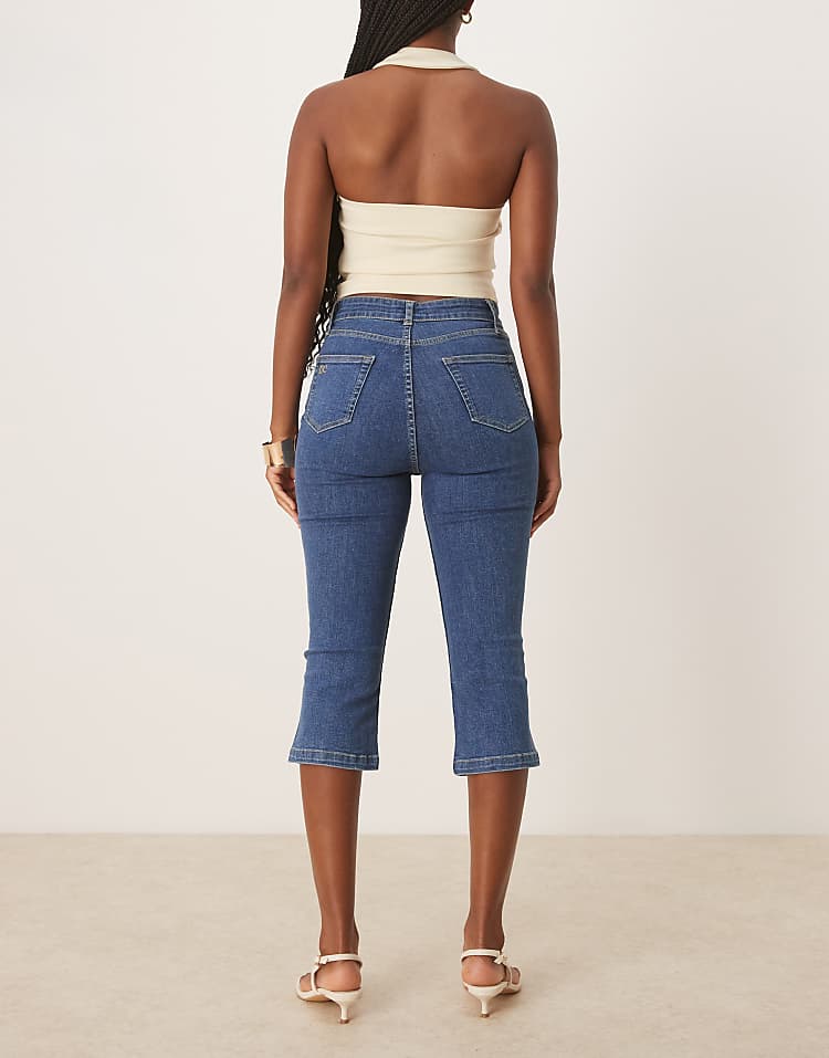 https://images.asos-media.com/products/nobodys-child-capri-slim-leg-jeans-in-blue-wash/208654334-3?$n_750w$&wid=750&fit=constrain