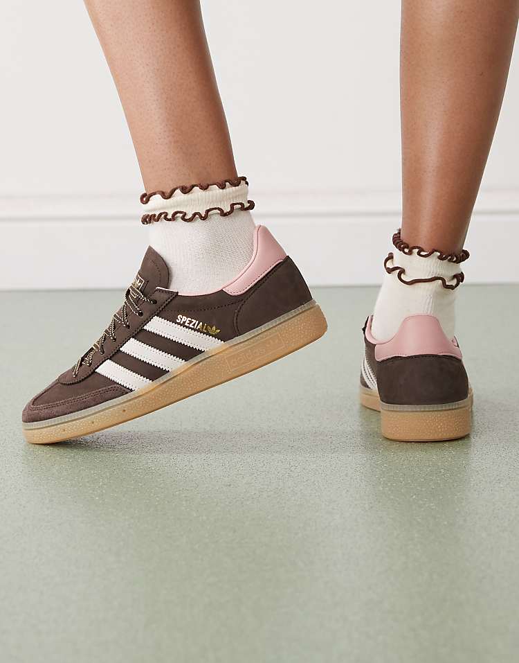 https://images.asos-media.com/products/adidas-originals-handball-spezial-sneakers-in-dark-brown-with-pink-details/208660677-4?$n_750w$&wid=750&fit=constrain
