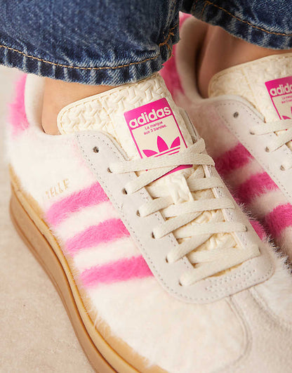 https://images.asos-media.com/products/adidas-originals-gazelle-bold-sneakers-in-off-white-and-bright-pink/208660736-4?$n_750w$&wid=750&fit=constrain