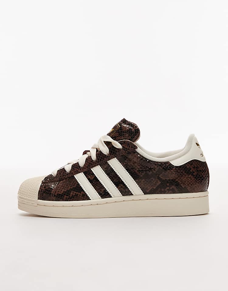 https://images.asos-media.com/products/adidas-originals-superstar-ii-sneakers-in-snake-print/208660811-3?$n_750w$&wid=750&fit=constrain