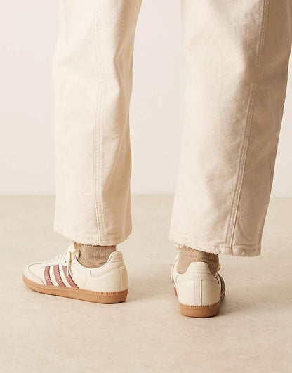 https://images.asos-media.com/products/adidas-originals-samba-og-sneakers-in-white-and-mauve/208661399-4?$n_750w$&wid=750&fit=constrain