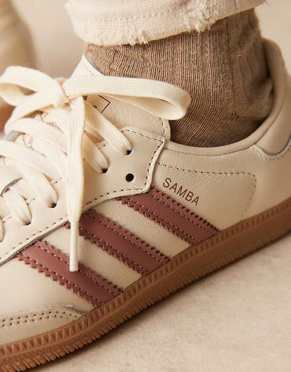 https://images.asos-media.com/products/adidas-originals-samba-og-sneakers-in-white-and-mauve/208661399-5?$n_750w$&wid=750&fit=constrain