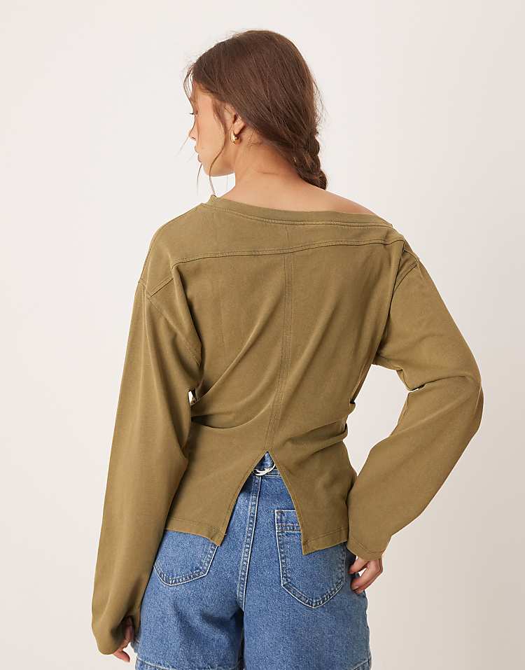 https://images.asos-media.com/products/asos-design-long-sleeve-off-shoulder-corset-waist-tee-in-washed-khaki/208691184-4?$n_750w$&wid=750&fit=constrain