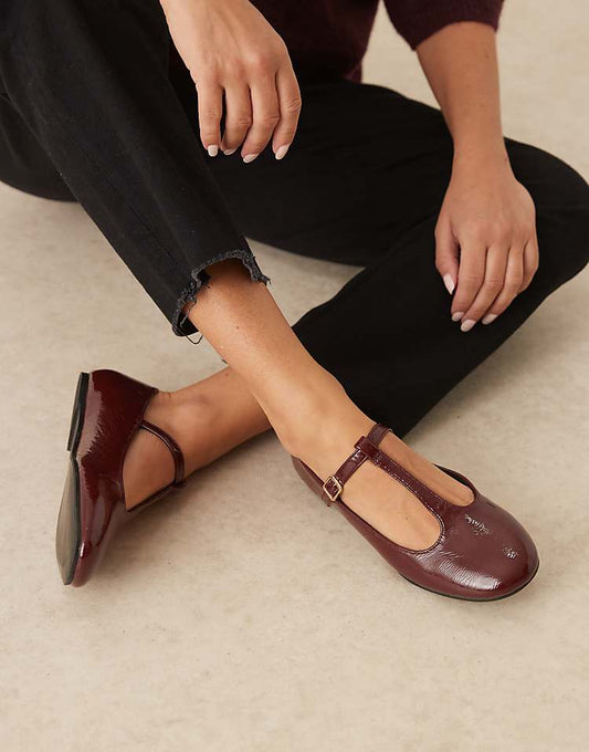 https://images.asos-media.com/products/asos-design-latham-mary-jane-ballet-flats-in-burgundy-patent/208693446-1-burgundypatent?$n_750w$&wid=750&fit=constrain