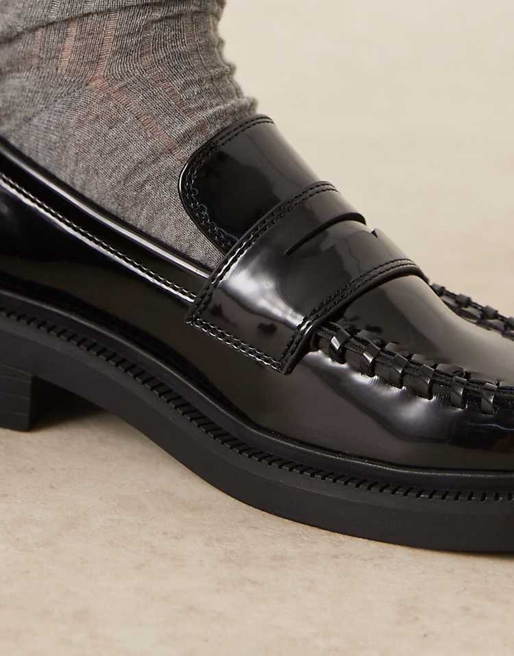 https://images.asos-media.com/products/asos-design-minerva-loafers-in-black/208693447-4?$n_750w$&wid=750&fit=constrain