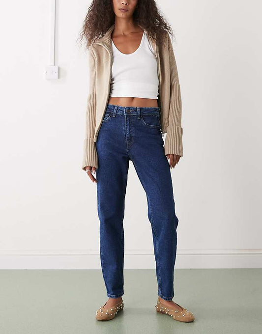 https://images.asos-media.com/products/noisy-may-moni-high-waist-ankle-grazer-straight-leg-jeans-in-dark-blue-denim/208696202-1-darkbluedenim?$n_750w$&wid=750&fit=constrain