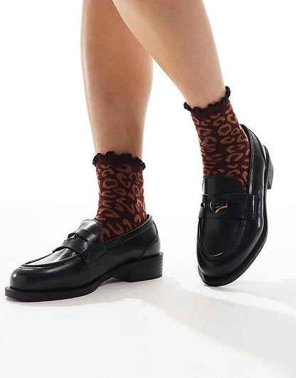 https://images.asos-media.com/products/asos-design-frill-top-socks-in-burgundy-leopard/208709464-3?$n_750w$&wid=750&fit=constrain