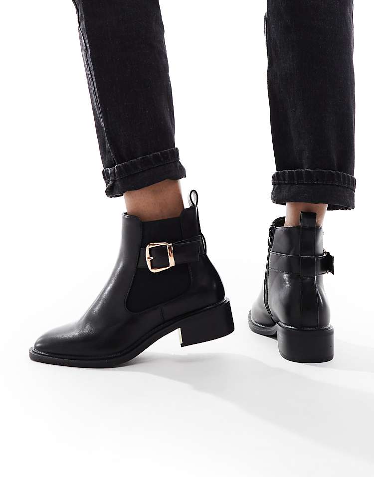 https://images.asos-media.com/products/seqwl-latte-refined-chelsea-boots-in-black/208724631-1-black?$n_750w$&wid=750&fit=constrain