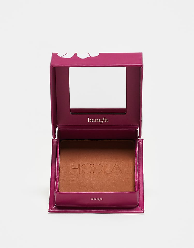 https://images.asos-media.com/products/benefit-hoola-matte-powder-bronzer/208729554-1-deep?$n_750w$&wid=750&fit=constrain