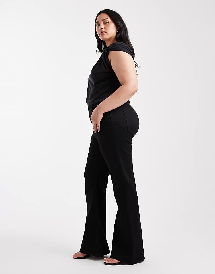 https://images.asos-media.com/products/asos-design-curve-power-stretch-sculpt-flare-jeans-in-black/208748934-3?$n_750w$&wid=750&fit=constrain