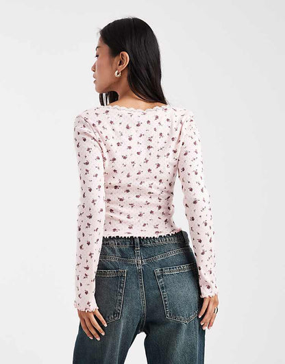 https://images.asos-media.com/products/miss-selfridge-pointelle-square-neck-top-in-floral-print/208757112-4?$n_750w$&wid=750&fit=constrain