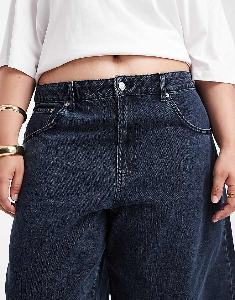 https://images.asos-media.com/products/asos-design-curve-high-waisted-barrel-leg-jeans-in-blue-black/208853159-5?$n_750w$&wid=750&fit=constrain