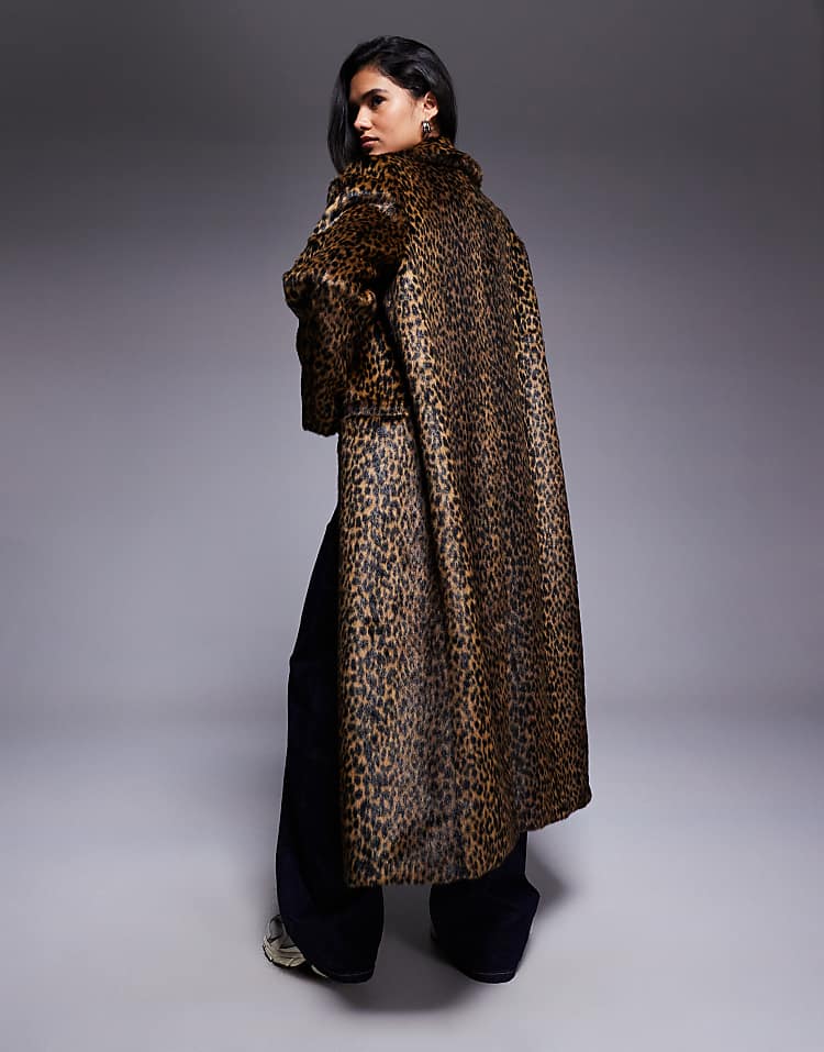 https://images.asos-media.com/products/asos-design-faux-fur-dad-coat-in-pony-skin-leopard/208962759-4?$n_750w$&wid=750&fit=constrain