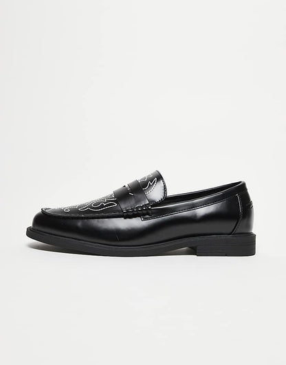https://images.asos-media.com/products/asos-design-penny-loafers-in-black-with-western-detailing/208982103-3?$n_750w$&wid=750&fit=constrain
