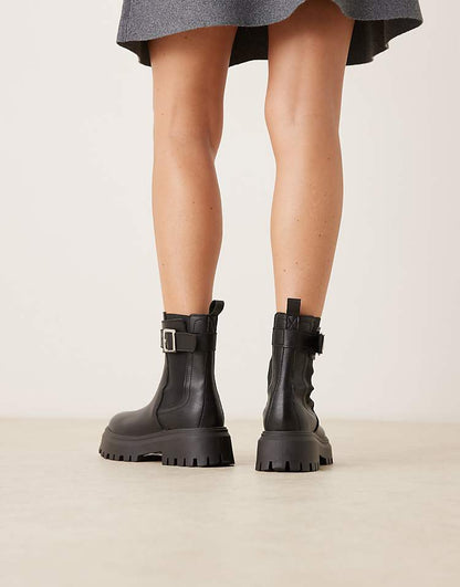 https://images.asos-media.com/products/asos-design-astrid-chunky-chelsea-boots-with-buckles-in-black-tumbled-pu/209006902-3?$n_750w$&wid=750&fit=constrain