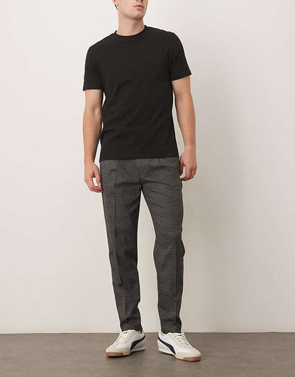 https://images.asos-media.com/products/asos-design-tapered-dress-pants-in-black-plaid-with-front-pleat/209016195-2?$n_750w$&wid=750&fit=constrain