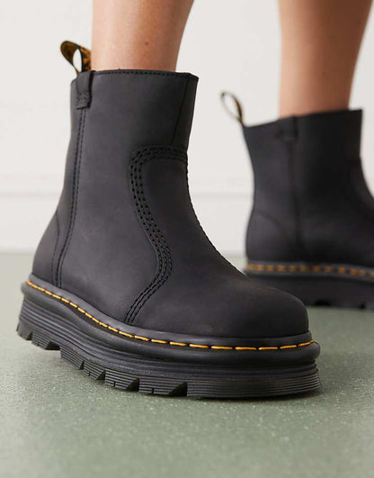 https://images.asos-media.com/products/dr-martens-zebzag-rigger-boot-in-black/209034931-3?$n_750w$&wid=750&fit=constrain