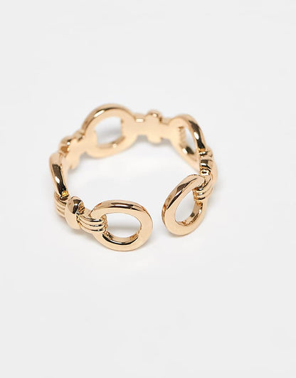 https://images.asos-media.com/products/asos-design-ring-with-chain-link-design-in-gold-tone/209041924-3?$n_750w$&wid=750&fit=constrain