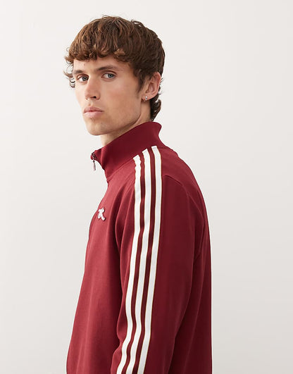 https://images.asos-media.com/products/adidas-originals-arsenal-terrace-icons-track-top-in-burgundy/209094916-4?$n_750w$&wid=750&fit=constrain