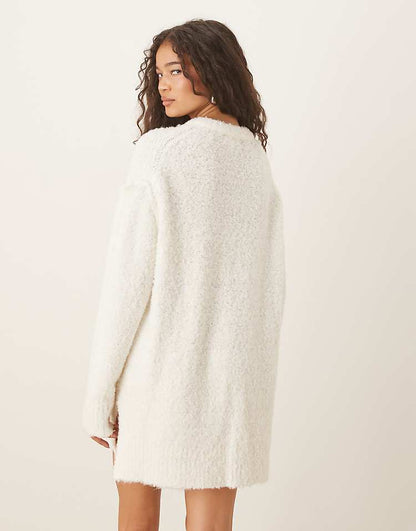 https://images.asos-media.com/products/glamorous-fluffy-sweater-mini-dress-in-white/209120819-3?$n_750w$&wid=750&fit=constrain