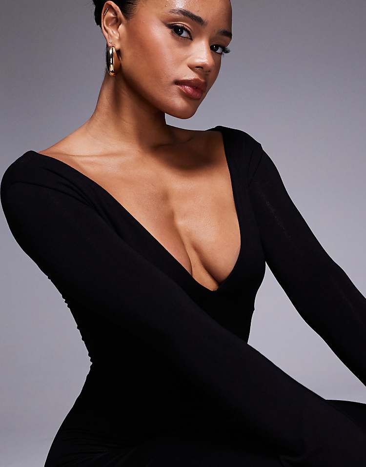 https://images.asos-media.com/products/asos-design-long-angel-sleeve-shoulder-grazer-midi-dress-in-black/209184877-4?$n_750w$&wid=750&fit=constrain
