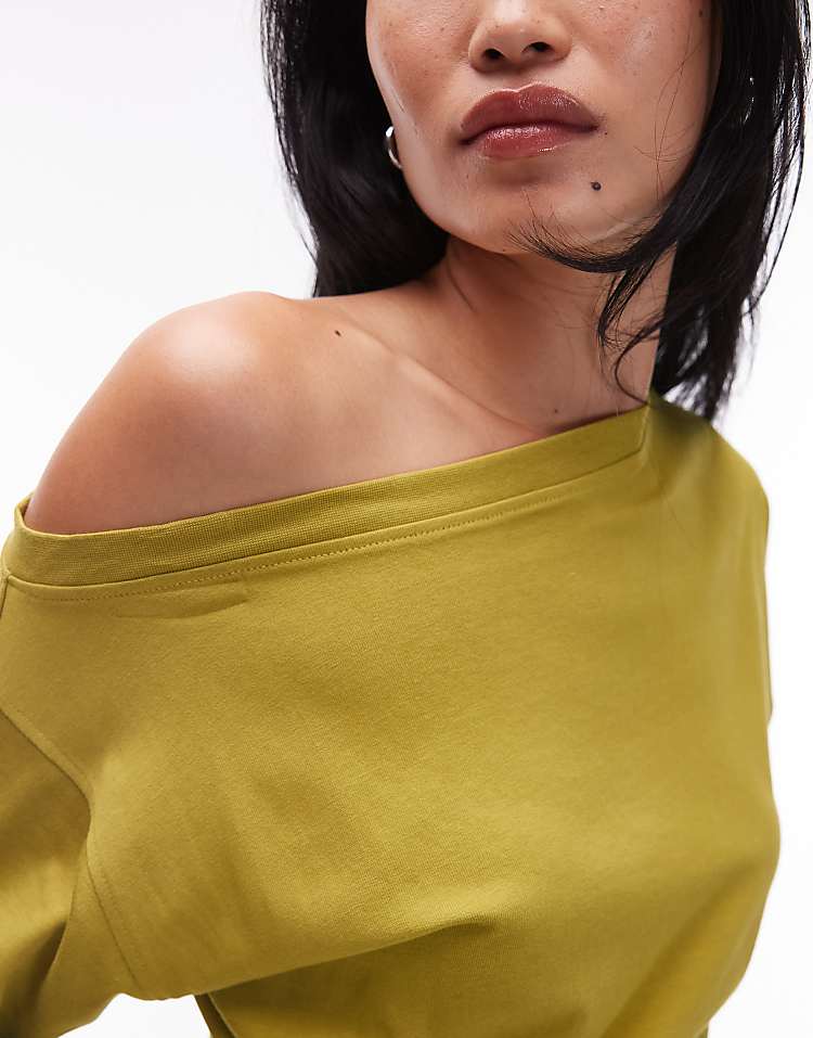 https://images.asos-media.com/products/asos-design-long-sleeve-off-shoulder-corset-waist-tee-in-olive/209251476-3?$n_750w$&wid=750&fit=constrain