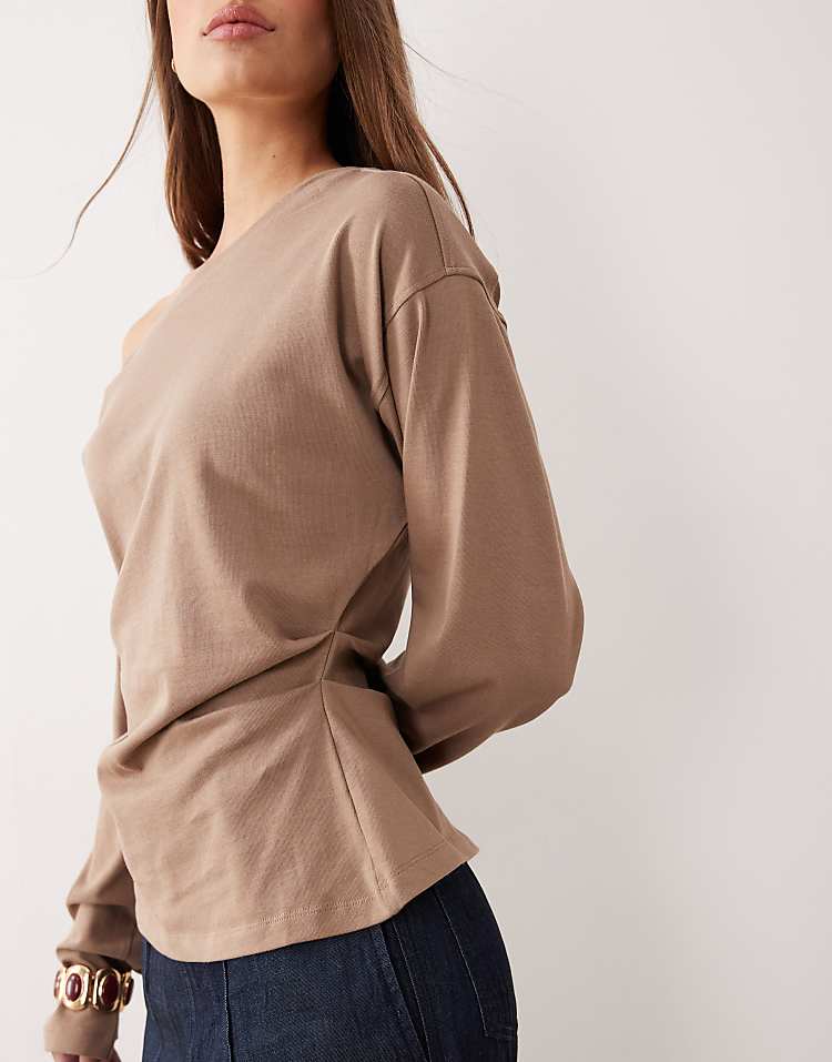 https://images.asos-media.com/products/asos-design-long-sleeve-off-the-shoulder-corset-waist-tee-in-beige/209251487-4?$n_750w$&wid=750&fit=constrain