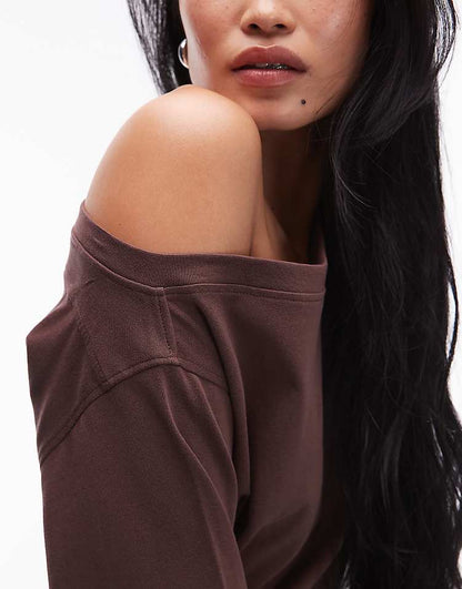 https://images.asos-media.com/products/asos-design-long-sleeve-off-shoulder-corset-waist-tee-in-chocolate/209251488-4?$n_750w$&wid=750&fit=constrain