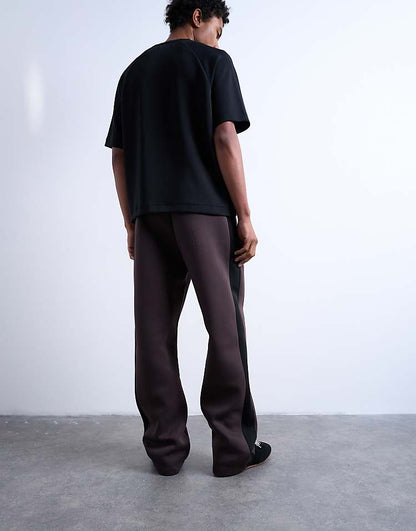 https://images.asos-media.com/products/topman-baggy-stripe-panel-sweatpants-in-brown/209293360-5?$n_750w$&wid=750&fit=constrain
