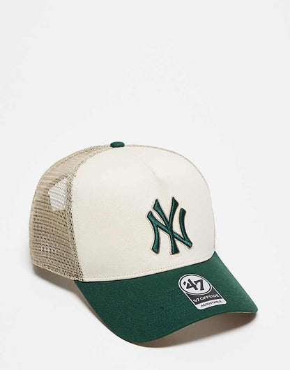 https://images.asos-media.com/products/47-brand-ny-yankees-offside-trucker-cap-with-contrast-peak-in-cream/209331320-1-multi?$n_750w$&wid=750&fit=constrain