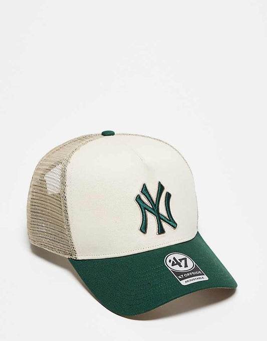 https://images.asos-media.com/products/47-brand-ny-yankees-offside-trucker-cap-with-contrast-peak-in-cream/209331320-1-multi?$n_750w$&wid=750&fit=constrain